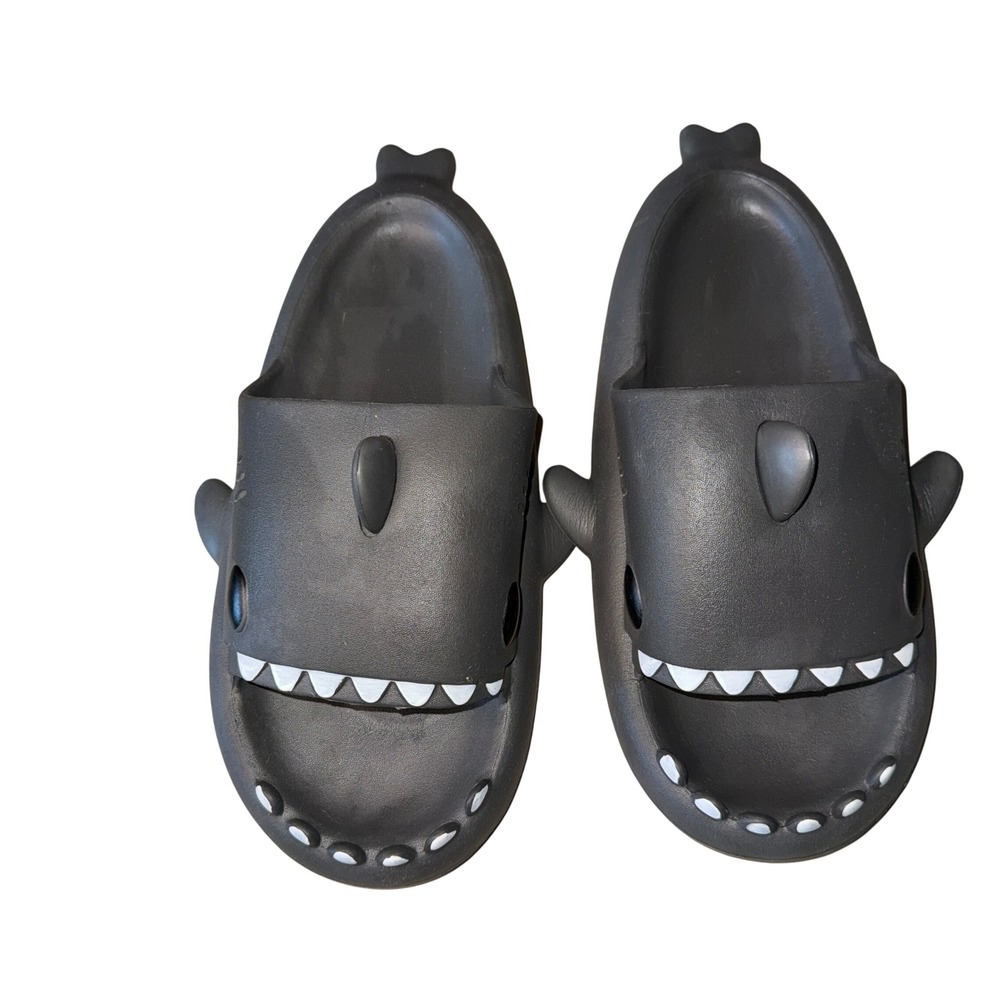 Crayon Friends Shark Slides Size 40-41 Dark Gray Foam Cloud Sandals M 7/8 W 9/10